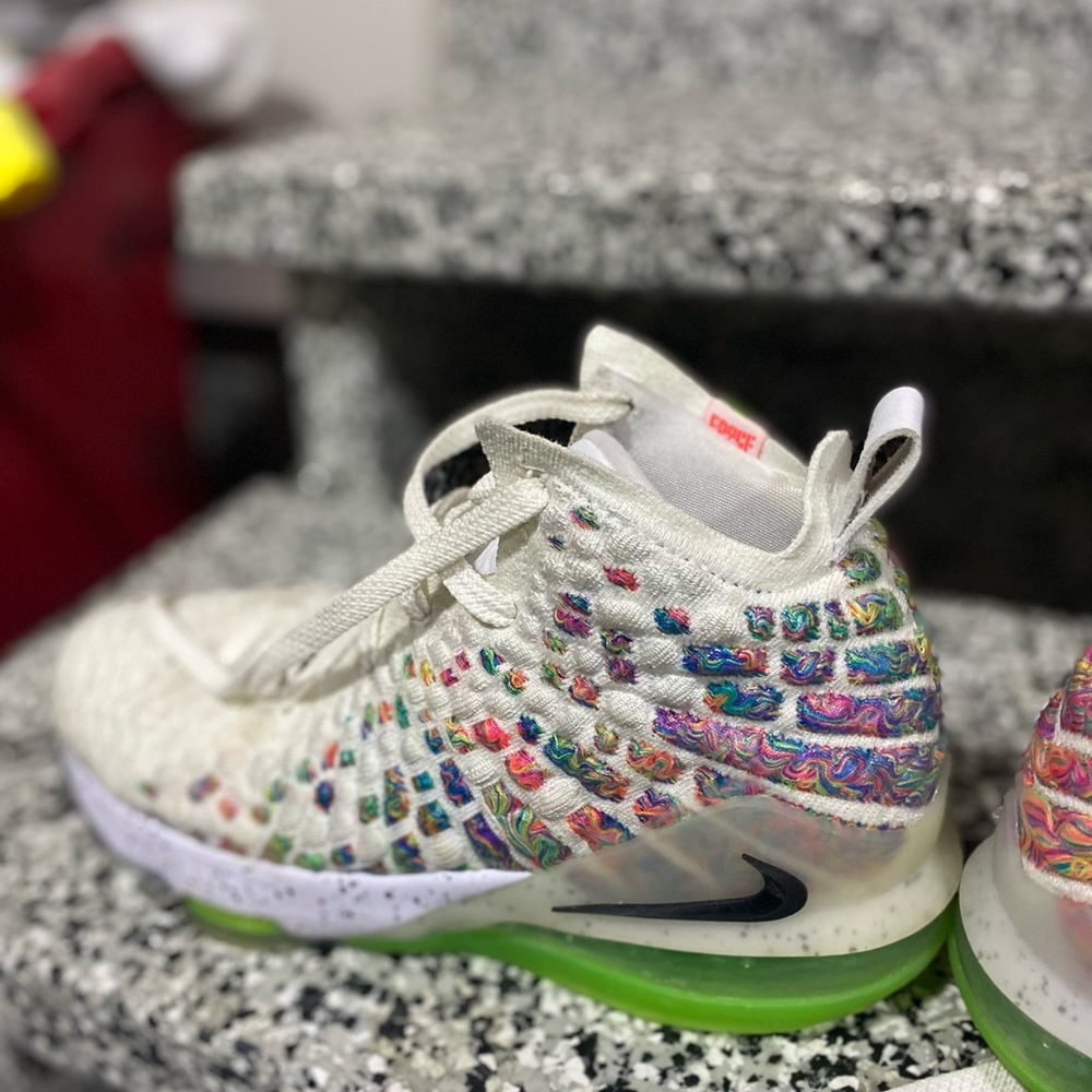 Nike LeBron 17 Air Command Force 6Y